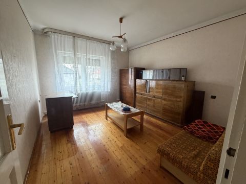 Eladó Ház 9300 Csorna , Hársfa utca közelében