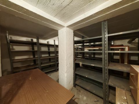 Eladó Tároló/Raktár 5000 Szolnok 