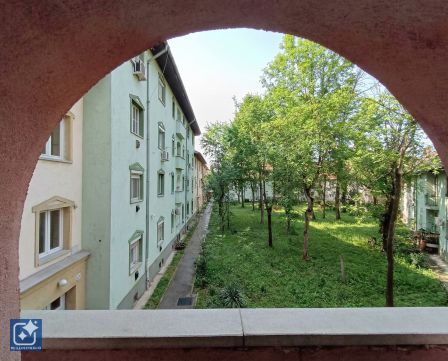 Eladó Lakás 1101 Budapest 10. kerület , Doba és Nyerő utca sarkánál, erkélyes kislakás!