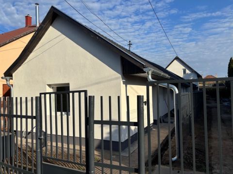 Eladó Ház 2151 Fót , Fót Kisalag