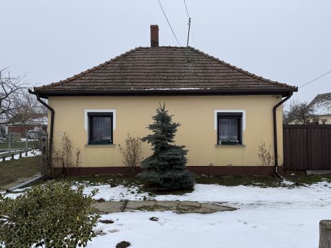 Eladó Ház 9324 Bogyoszló , Bogyoszló Kúltúrház közelében