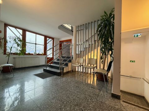 Kiadó Iroda 6000 Kecskemét Kecskemét belvárosában kiadó iroda