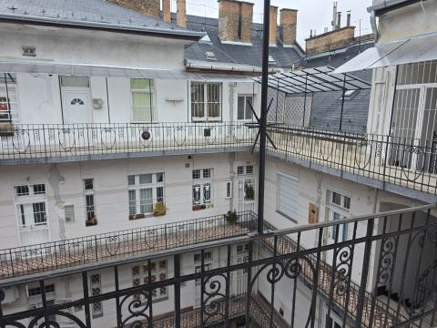 Eladó Lakás 1085 Budapest 8. kerület 