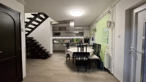 Eladó Ház 8096 Sukoró Sukoró központi részén FELÚJÍTOTT, PANORÁMÁS családi ház 