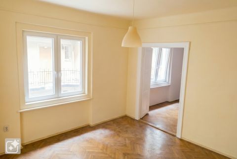 Eladó Lakás 1084 Budapest 8. kerület , Rákóczi tér sarkánál