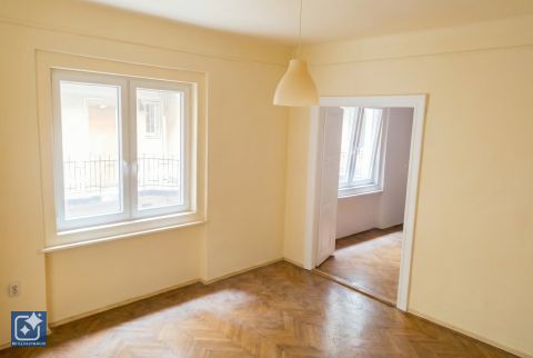 Eladó Lakás 1084 Budapest 8. kerület Rákóczi tér sarkánál