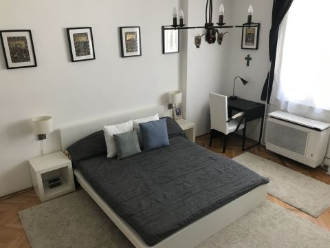 Eladó Lakás 1024 Budapest 2. kerület 