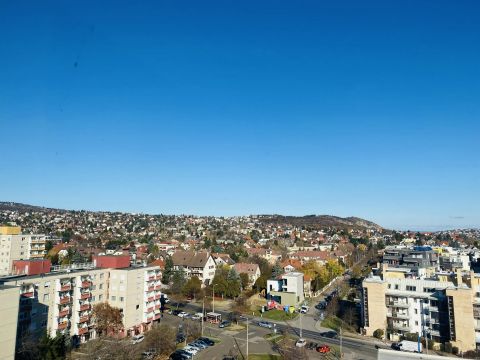 Eladó Lakás 1118 Budapest 11. kerület 3 éve felújított garzonlakás, kiváló infrastruktúrával!