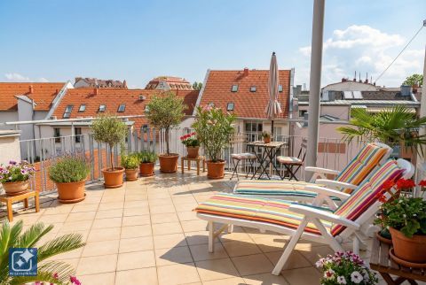 Eladó Lakás 8600 Siófok Belvárosi, 2 szobás, amerikai konyhás, 28 nm teraszos lakás