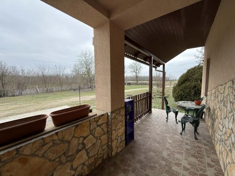 Eladó Ház 6097 Kunadacs NAPPALI + 3 SZOBÁS CSALÁDI HÁZ NAGY TELEKKEL-MELLÉKÉPÜLETTEL