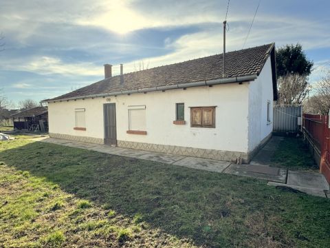 Eladó Ház 5712 Szabadkígyós , Wenckheim-kastély közelében