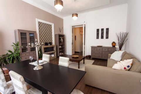 Eladó Lakás 1064 Budapest 6. kerület 