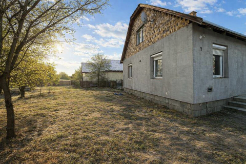 Eladó Ház 2213 Monorierdő , Monoron 893nm-es Telken 117-nm családi ház