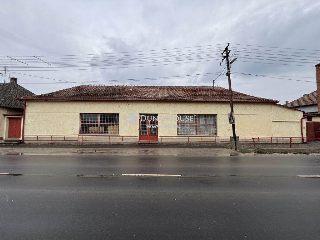 6343 Miske , Központban található üzlethelyiség és raktár — 1/16