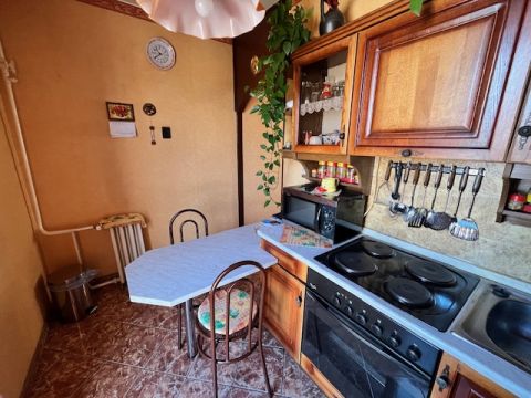 Eladó Lakás 7632 Pécs 63m2-es Kertvárosi lakás eladó.