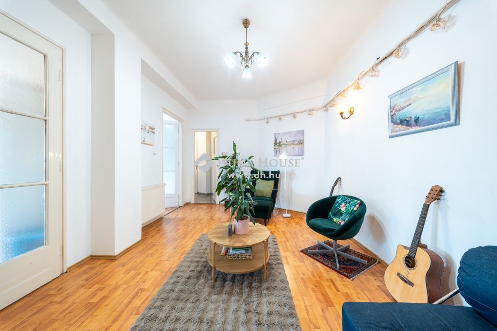 1081 Budapest 8. kerület , Metróközeli, utcai nézetű, világos, jól alakítható lakás — 1/18