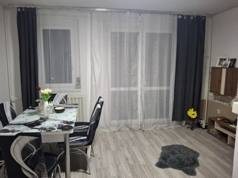 Eladó Lakás 8105 Pétfürdő , Pétfürdő