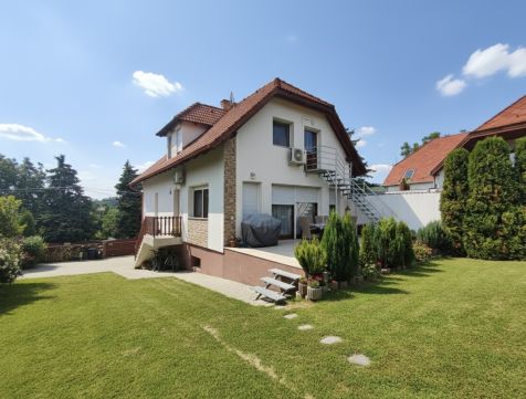 Eladó Ház 8313 Balatongyörök , Központhoz közel