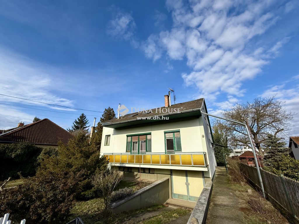 4225 Debrecen , Eladó AZONNAL birtokba vehető családi ház Alsójózsán — 1/33