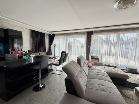 Eladó Ház 1039 Budapest 3. kerület , Csillaghegy - Pünkösdfürdő strandhoz közeli részén!