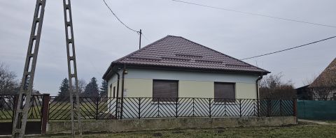 Eladó Ház 8137 Mezőkomárom 