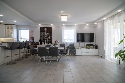 Eladó Lakás 2045 Törökbálint 