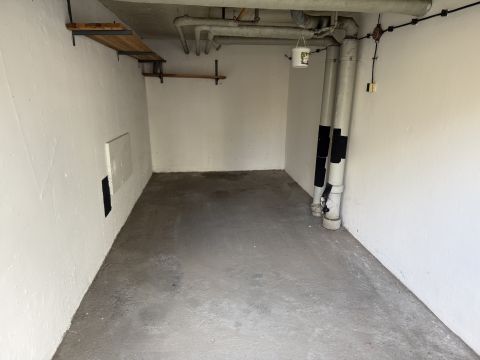 Eladó Parkoló 6000 Kecskemét Garázs eladó a Széchenyivárosban