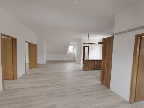 Eladó Lakás 1155 Budapest 15. kerület Felújított 4 szobás | Irodának is alkalmas