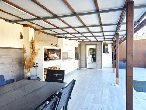 Eladó Ház 7630 Pécs Felújított-MEDENCÉS családi ház tágas műhellyel