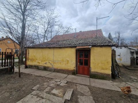 Eladó Ház 2700 Cegléd 2700 Cegléd, Jászberényí út környéke