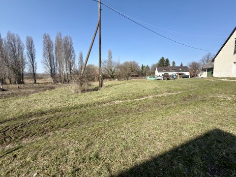 Eladó Telek 8242 Örvényes Örvényes Hősök tere