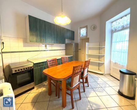 Eladó Ház 1116 Budapest 11. kerület Alberfalva hangulatos utcájában-felújítandó,napfényes,7szoba