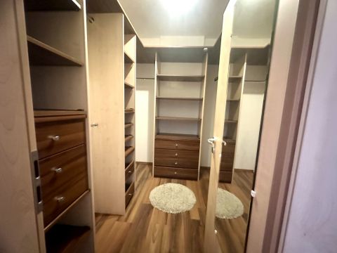 Eladó Lakás 1031 Budapest 3. kerület 