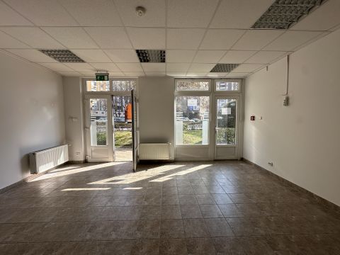 Kiadó Üzlethelyiség 1102 Budapest 10. kerület 