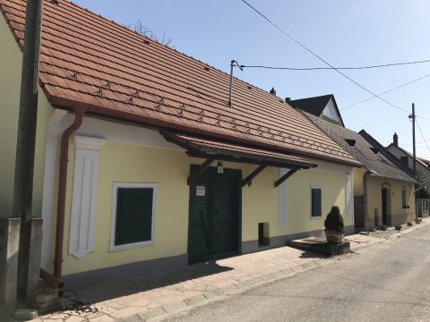 Eladó Ház 8060 Mór 