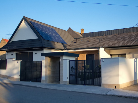 Eladó Lakás 6300 Kalocsa , Belvárosi kertkapcsolatos luxuslakás 