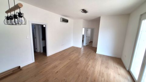 Eladó Ház 2211 Vasad , Modern ikerházfél garázskapcsolattal!