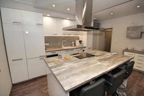 Eladó Lakás 6000 Kecskemét , Belvárosi, FULL felújított, nappali+2 szobás lakás eladó