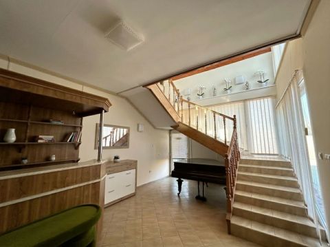 Eladó Üzlethelyiség 4274 Hosszúpályi Hosszúpályi központi részében