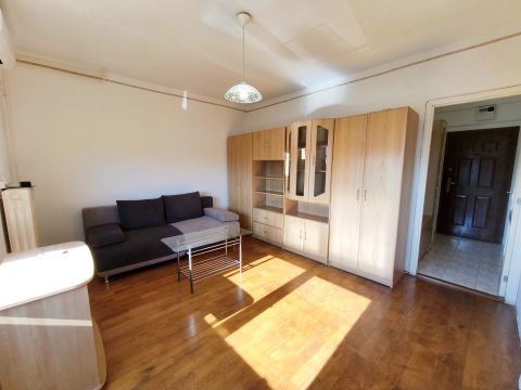 Eladó Lakás 2400 Dunaújváros Dunaújváros kedvelt rézén a Bagolyvárban, garzon lakás eladó