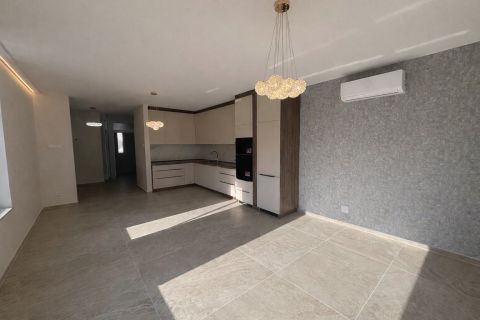 Eladó Lakás 6000 Kecskemét , Belvárosi földszinti, prémium lakás eladó 4 lakásos házban