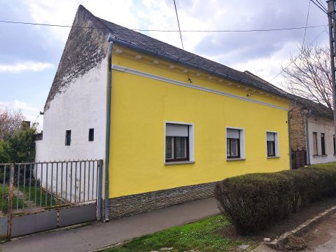 Eladó Ház 7200 Dombóvár , Dombó Pál utca