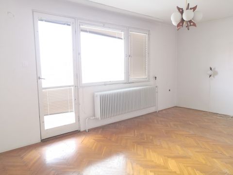 Eladó Lakás 8749 Zalakaros Fürdőtől kényelmes távolságra, emeleti, erkélyes lakás