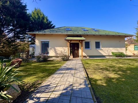 Eladó Ház 2120 Dunakeszi 