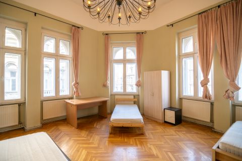 Eladó Lakás 1054 Budapest 5. kerület 