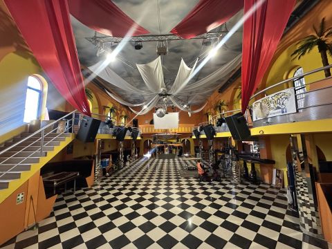 Eladó Ipari 8192 Hajmáskér SOKOLDALÚ CSARNOK ELADÓ