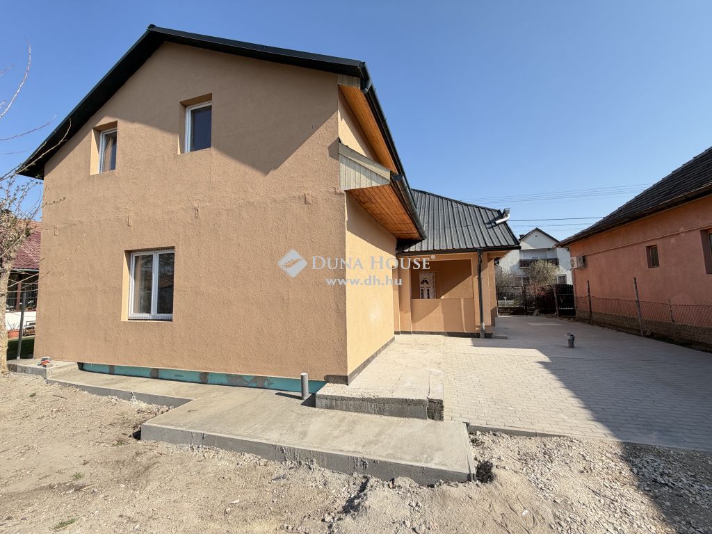 2314 Halásztelek , Felújított, belső kétszintes, udvarkapcsolattal, gk beállóva — 1/21