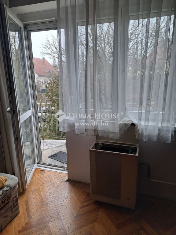 8200 Veszprém — 1/14