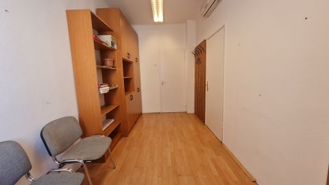 Kiadó Iroda 8900 Zalaegerszeg 