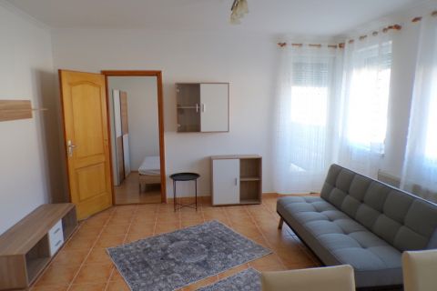 Kiadó Lakás 4400 Nyíregyháza , Nyíregyháza, abszolút belvárosában.